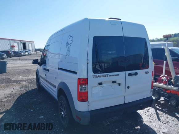 2011 Ford Transit Connect XL z VIN NM0LS7CN2BT058567, wystawiony jako IAAI lot #41971365 z przebiegiem 131 516 mil mil oraz . Historia ofert i sprzedaży dostępna na DreamBid. Obrazek 3.