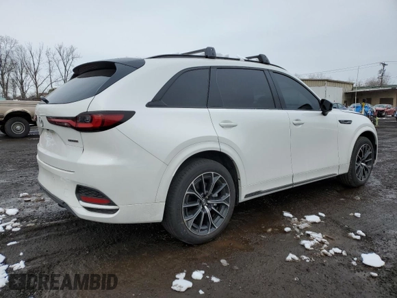 2025 Mazda CX-70 S Premium with VIN JM3KJDHCXS1110022, listed as a Copart auction lot 44897785 with 3,920 mi miles and Salvage title. Bid and sale history available at DreamBid. Image 3.