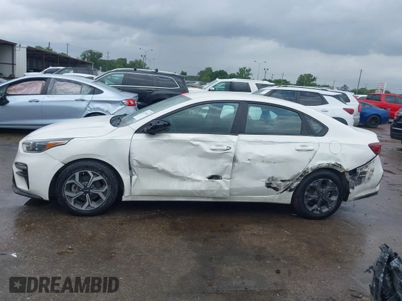 2020 Kia Forte LXS z VIN 3KPF24AD9LE208838, wystawiony jako IAAI lot #42149658 z przebiegiem 160 793 mil mil oraz . Historia ofert i sprzedaży dostępna na DreamBid. Obrazek 14.