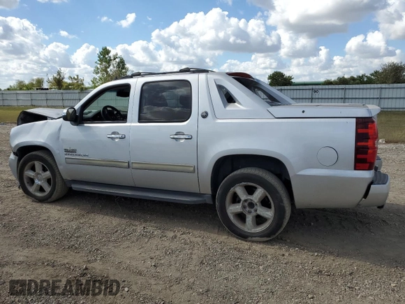 2013 Chevrolet Avalanche LT with VIN 3GNMCFE00DG149926, listed as a Copart auction lot 77456344 with 136,504 mi miles and Salvage Title. Bid and sale history available at DreamBid. Image 2.