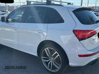 2015 Audi SQ5 Premium Plus z VIN WA1CGAFP6FA106064, wystawiony jako Copart lot #56433725 z przebiegiem 113 278 mil mil oraz Tytuł czysty. Historia ofert i sprzedaży dostępna na DreamBid. Obrazek 3.
