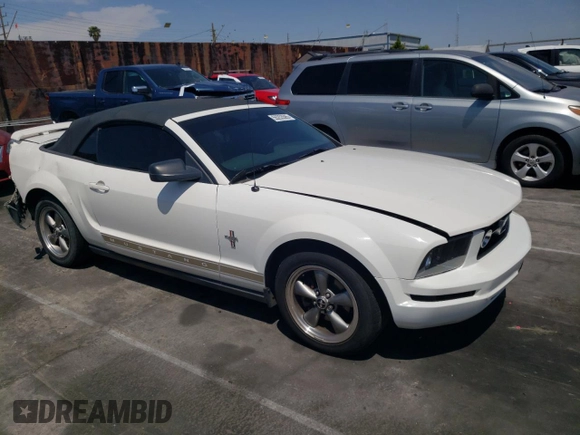2006 Ford Mustang Standard z VIN 1ZVHT84N665237941, wystawiony jako Copart lot #55253585 z przebiegiem 171 923 mil mil oraz Szkoda całkowita • Salvage title. Historia ofert i sprzedaży dostępna na DreamBid. Obrazek 4.
