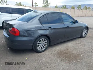 2007 BMW 3 Series 328xi with VIN WBAVC93547K033541, listed as a IAAI auction lot 41868339 with 190,503 mi miles. Bid and sale history available at carsss.com. Image 4.