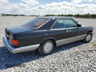 1988 Mercedes-Benz 560 z VIN WDBCA45D3JA417782, wystawiony jako Copart lot #57804865 z przebiegiem 148 888 mil mil oraz Tytuł czysty. Historia ofert i sprzedaży dostępna na DreamBid. Obrazek 3.