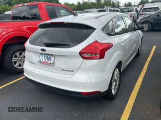 2016 Ford Focus Electric z VIN 1FADP3R47GL320483, wystawiony jako IAAI lot #42392319 z przebiegiem 74 612 mil mil oraz . Historia ofert i sprzedaży dostępna na DreamBid. Obrazek 5.
