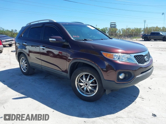 2011 Kia Sorento EX with VIN 5XYKU4A22BG136129, listed as a IAAI auction lot 41739443 with 190,405 mi miles. Bid and sale history available at carsss.com. Image 1.