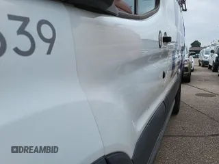 2015 Ford Transit Cargo z VIN 1FTNR1ZM8FKA55185, wystawiony jako IAAI lot #42515954 z przebiegiem 86 918 mil mil oraz . Historia ofert i sprzedaży dostępna na DreamBid. Obrazek 10.