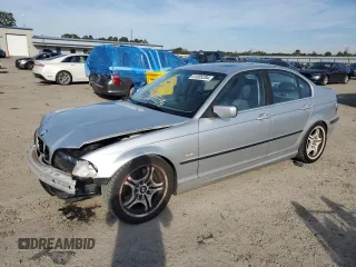 2001 BMW 3 Series 330i with VIN WBAAV53451FT02042, listed as a Copart auction lot 81005284 with 152,657 mi miles and Salvage Title. Bid and sale history available at carsss.com. Image 1.