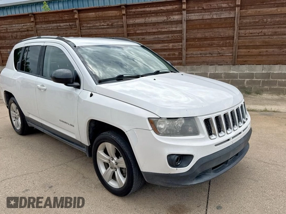 2016 Jeep Compass Sport z VIN 1C4NJCBA3GD568160, wystawiony jako Copart lot #63929375 z przebiegiem 177 406 mil mil oraz Czysty tytuł • Clean title. Historia ofert i sprzedaży dostępna na DreamBid. Obrazek 1.