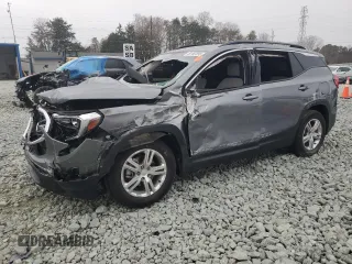 2020 GMC Terrain SLE z VIN 3GKALMEV2LL334484, wystawiony jako Copart lot #49165855 z przebiegiem 68 291 mil mil oraz Szkoda całkowita • Salvage title. Historia ofert i sprzedaży dostępna na DreamBid. Obrazek 1.
