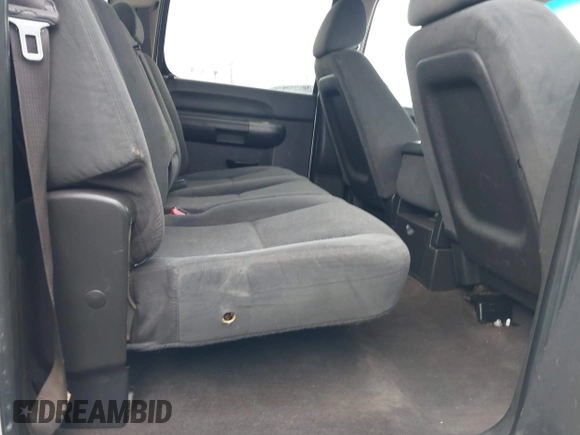 2008 GMC Sierra 3500HD SRW SLT z VIN 1GTHK33648F182602, wystawiony jako IAAI lot #41791227 z przebiegiem 385 336 mil mil oraz . Historia ofert i sprzedaży dostępna na DreamBid. Obrazek 8.