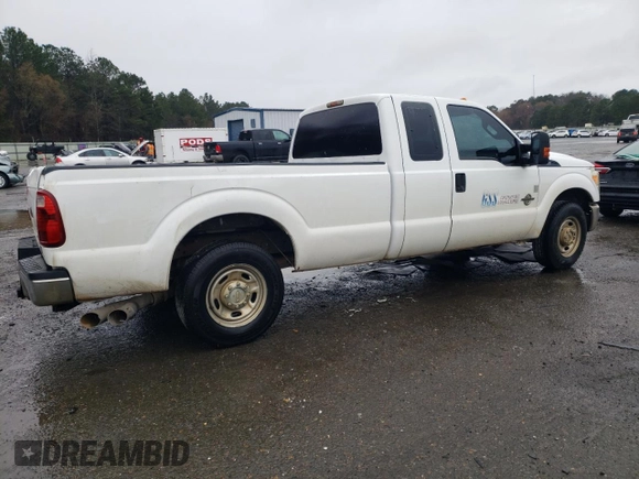 2013 Ford F-250 XLT with VIN 1FT7X2ATXDEA89535, listed as a Copart auction lot 45032825 with 304,653 mi miles and Clean title. Bid and sale history available at DreamBid. Image 3.