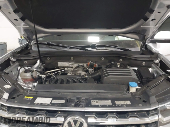 2018 Volkswagen Atlas 3.6L V6 SEL with VIN 1V2MR2CA5JC521172, listed as a IAAI auction lot 41957029 with 108,439 mi miles. Bid and sale history available at carsss.com. Image 10.