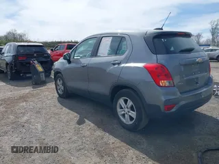 2020 Chevrolet Trax LS with VIN 3GNCJKSB2LL326823, listed as a IAAI auction lot 42103386 with 33,241 mi miles and . Bid and sale history available at carsss.com. Image 3.