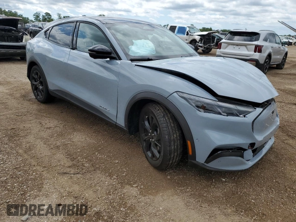 2024 Ford Mustang Mach-E Select z VIN 3FMTK1R4XRMA12763, wystawiony jako Copart lot #62646955 z przebiegiem 6 807 mil mil oraz Szkoda całkowita • Salvage title. Historia ofert i sprzedaży dostępna na DreamBid. Obrazek 4.