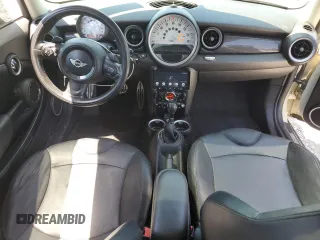 2014 MINI Clubman S z VIN WMWZG3C50ET801008, wystawiony jako Copart lot #57430295 z przebiegiem 145 264 mil mil oraz Szkoda całkowita • Salvage title. Historia ofert i sprzedaży dostępna na DreamBid. Obrazek 8.