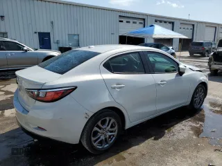 2019 Toyota Yaris L z VIN 3MYDLBYV7KY519027, wystawiony jako Copart lot #57104345 z przebiegiem Nie podano mil oraz Szkoda całkowita • Salvage title. Historia ofert i sprzedaży dostępna na DreamBid. Obrazek 3.