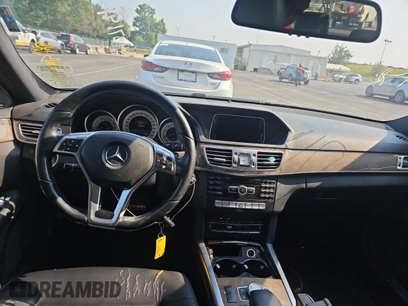 2015 Mercedes-Benz E 350 Luxury with VIN WDDHF8JB1FB093744, listed as a Copart auction lot 61696595 with 234,699 mi miles and Clean title. Bid and sale history available at DreamBid. Image 9.