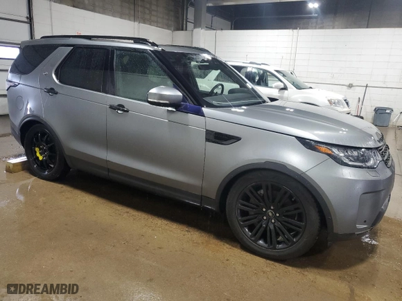 2018 Land Rover Discovery HSE Luxury with VIN SALRT2RV7JA052867, listed as a Copart auction lot 47933665 with 104,033 mi miles and Salvage Title. Bid and sale history available at carsss.com. Image 4.