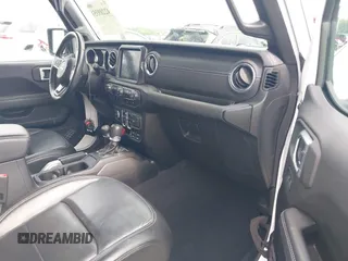 2020 Jeep Wrangler Unlimited Sahara с VIN 1C4HJXEN3LW243588, выставлен на аукционе IAAI как лот 42289351 с пробегом 67 825 миль миль и . История ставок и продаж доступна на DreamBid. Изображение 5.