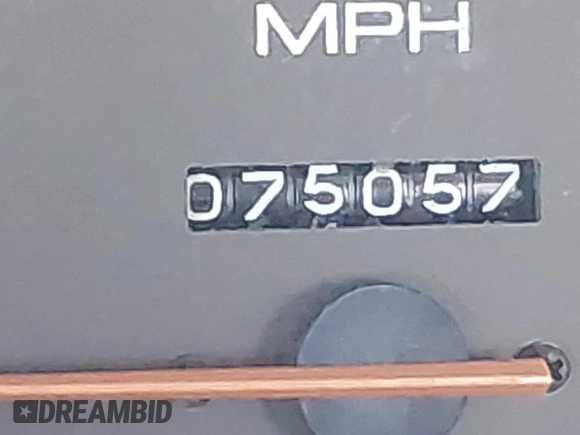 1990 Isuzu Pickup S z VIN JAACL11L6L7206171, wystawiony jako IAAI lot #42214364 z przebiegiem 75 057 mil mil oraz . Historia ofert i sprzedaży dostępna na DreamBid. Obrazek 15.