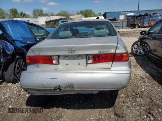 2001 Toyota Camry LE z VIN 4T1BF28K21U963819, wystawiony jako Copart lot #54551465 z przebiegiem 199 472 mil mil oraz Szkoda całkowita • Salvage title. Historia ofert i sprzedaży dostępna na DreamBid. Obrazek 6.