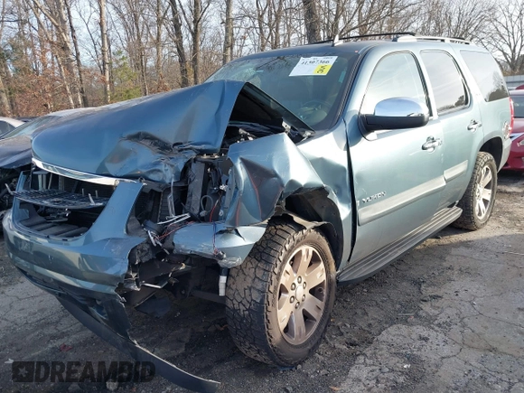2008 GMC Yukon SLT w/4SB with VIN 1GKFC13J48R152967, listed as a IAAI auction lot 41307366 with 183,151 mi miles. Bid and sale history available at carsss.com. Image 2.
