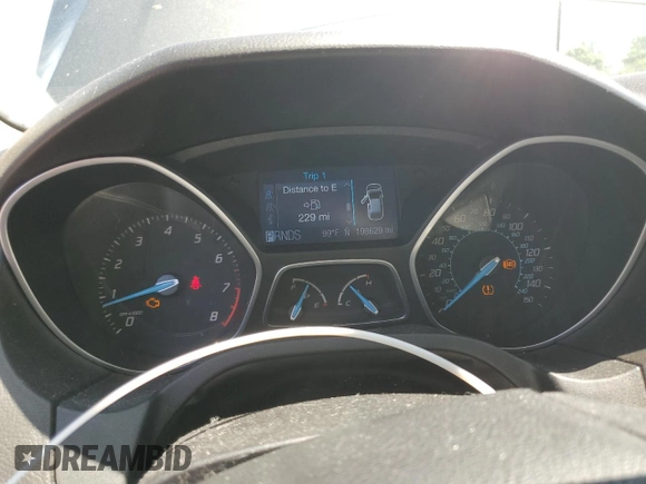 2012 Ford Focus SE z VIN 1FAHP3F23CL328787, wystawiony jako Copart lot #63186125 z przebiegiem 198 629 mil mil oraz Szkoda całkowita • Salvage title. Historia ofert i sprzedaży dostępna na DreamBid. Obrazek 9.