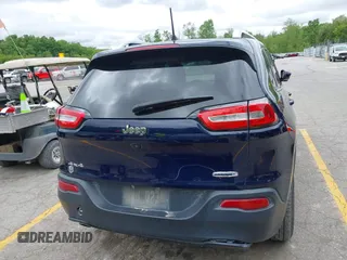 2016 Jeep Cherokee Latitude z VIN 1C4PJMCB2GW145287, wystawiony jako IAAI lot #42302969 z przebiegiem 124 974 mil mil oraz . Historia ofert i sprzedaży dostępna na DreamBid. Obrazek 16.