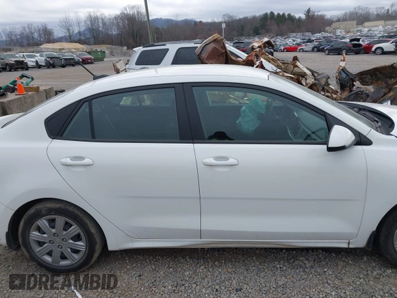 2021 Kia Rio LX with VIN 3KPA24AD3ME400283, listed as a IAAI auction lot 41495331 with 84,920 mi miles. Bid and sale history available at carsss.com. Image 13.