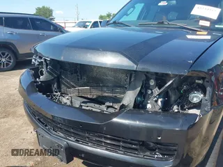 2013 Lincoln Navigator z VIN 5LMJJ3J54DEL08819, wystawiony jako IAAI lot #42234551 z przebiegiem 235 518 mil mil oraz . Historia ofert i sprzedaży dostępna na DreamBid. Obrazek 6.