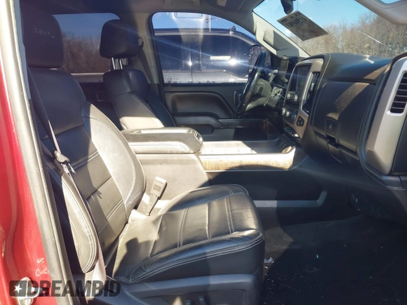2015 GMC Sierra 2500HD Denali z VIN 1GT120E8XFF188285, wystawiony jako IAAI lot #41586993 z przebiegiem 141 691 mil mil oraz . Historia ofert i sprzedaży dostępna na DreamBid. Obrazek 5.