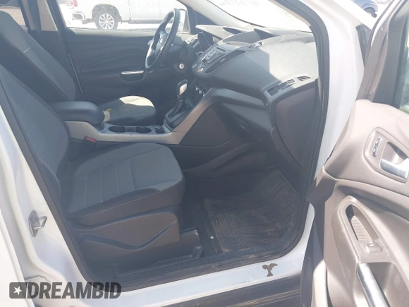 2014 Ford Escape SE with VIN 1FMCU9GX0EUC76506, listed as a IAAI auction lot 42131024 with 117,897 mi miles and . Bid and sale history available at carsss.com. Image 5.