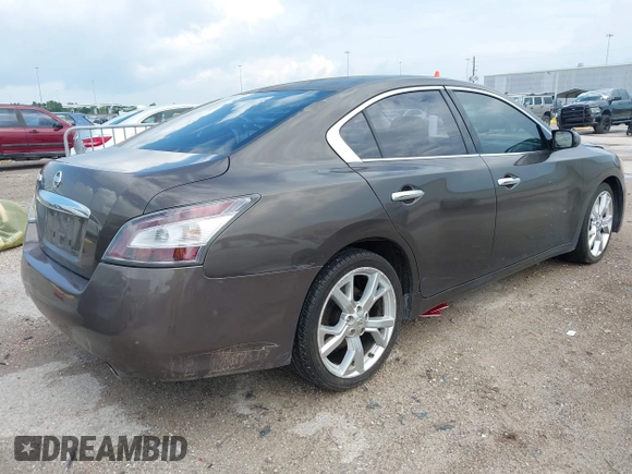 2012 Nissan Maxima S z VIN 1N4AA5AP3CC819247, wystawiony jako IAAI lot #42849206 z przebiegiem 197 994 mil mil oraz . Historia ofert i sprzedaży dostępna na DreamBid. Obrazek 4.