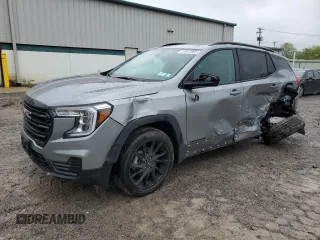 2024 GMC Terrain SLE z VIN 3GKALTEG2RL156273, wystawiony jako Copart lot #57972305 z przebiegiem Nie podano mil oraz Szkoda całkowita • Salvage title. Historia ofert i sprzedaży dostępna na DreamBid. Obrazek 1.