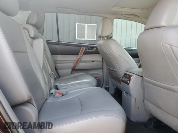 2012 Toyota Highlander Limited with VIN 5TDDK3EH3CS126771, listed as a Copart auction lot 61068925 with 284,891 mi miles and Non repairable. Bid and sale history available at DreamBid. Image 11.