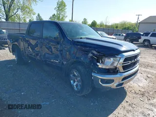 2019 Ram 1500 Big Horn z VIN 1C6RRFFG7KN784887, wystawiony jako IAAI lot #42152488 z przebiegiem 99 846 mil mil oraz . Historia ofert i sprzedaży dostępna na DreamBid. Obrazek 1.