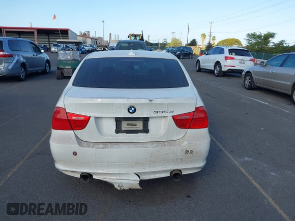 2011 BMW 3 Series 335d z VIN WBAPN7C59BA782101, wystawiony jako IAAI lot #41566324 z przebiegiem 156 918 mil mil oraz . Historia ofert i sprzedaży dostępna na DreamBid. Obrazek 16.