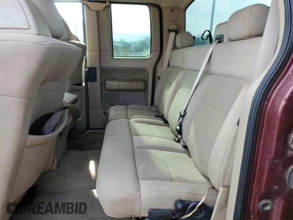 2004 Ford F-150 STX z VIN 1FTRX12W64NC26031, wystawiony jako Copart lot #62187595 z przebiegiem 267 184 mil mil oraz Czysty tytuł • Clean title. Historia ofert i sprzedaży dostępna na DreamBid. Obrazek 10.