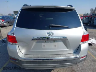 2011 Toyota Highlander with VIN 5TDZK3EH4BS039725, listed as a IAAI auction lot 41434516 with 220,992 mi miles. Bid and sale history available at carsss.com. Image 16.