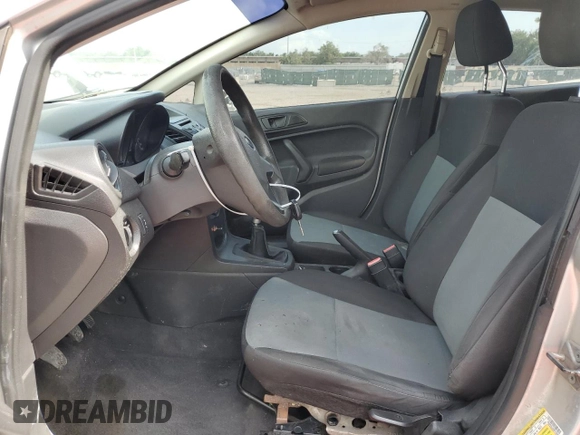 2016 Ford Fiesta S z VIN 3FADP4AJXGM153848, wystawiony jako Copart lot #57865195 z przebiegiem 128 858 mil mil oraz Szkoda całkowita • Salvage title. Historia ofert i sprzedaży dostępna na DreamBid. Obrazek 7.