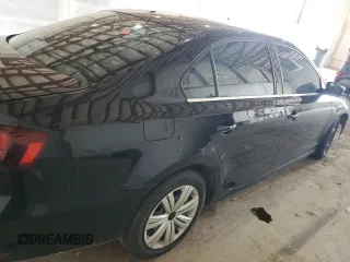 2017 Volkswagen Jetta S z VIN 3VW2B7AJ3HM409621, wystawiony jako Copart lot #62549055 z przebiegiem 168 691 mil mil oraz Szkoda całkowita • Salvage title. Historia ofert i sprzedaży dostępna na DreamBid. Obrazek 10.