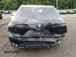 2023 BMW iX M60 z VIN WB533CF0XPCK81841, wystawiony jako Copart lot #68497884 z przebiegiem 10 318 mil mil oraz Szkoda całkowita • Salvage title. Historia ofert i sprzedaży dostępna na DreamBid. Obrazek 6.