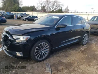 2019 Audi e-tron Prestige z VIN WA1VAAGE5KB024077, wystawiony jako Copart lot #69376182 z przebiegiem 34 077 mil mil oraz . Historia ofert i sprzedaży dostępna na DreamBid. Obrazek 1.