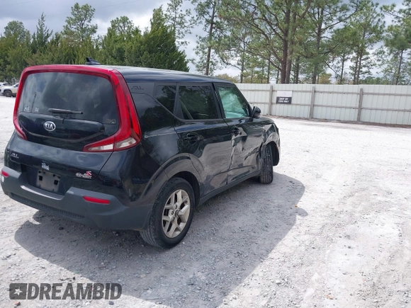 2020 Kia Soul LX with VIN KNDJ23AU2L7720185, listed as a IAAI auction lot 41796717 with 69,635 mi miles. Bid and sale history available at carsss.com. Image 4.