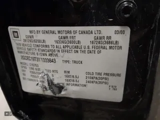 2000 Chevrolet Silverado 1500 LS with VIN 2GCEC19T3Y1333843, listed as a IAAI auction lot 41721344 with 1 mi miles. Bid and sale history available at carsss.com. Image 9.