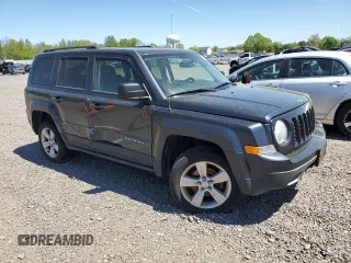 2014 Jeep Patriot Latitude with VIN 1C4NJRFB8ED803414, listed as a Copart auction lot 55067475 with 152,212 mi miles and Clean Title. Bid and sale history available at carsss.com. Image 4.
