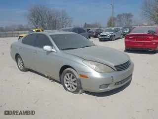 2004 Lexus ES 330 with VIN JTHBA30G345034106, listed as a IAAI auction lot 41754637 with 176,000 mi miles. Bid and sale history available at carsss.com. Image 1.