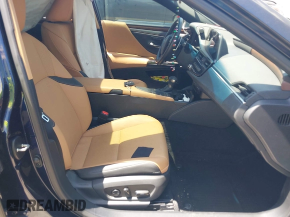 2022 Lexus ES 350 z VIN 58ADZ1B15NU121923, wystawiony jako IAAI lot #42137107 z przebiegiem 44 480 mil mil oraz . Historia ofert i sprzedaży dostępna na DreamBid. Obrazek 5.