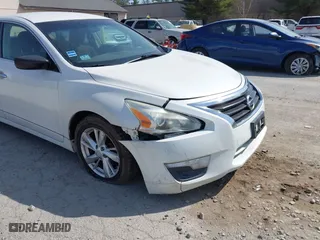 2013 Nissan Altima 2.5 S with VIN 1N4AL3AP0DC916986, listed as a IAAI auction lot 42090563 with 173,993 mi miles. Bid and sale history available at carsss.com. Image 6.